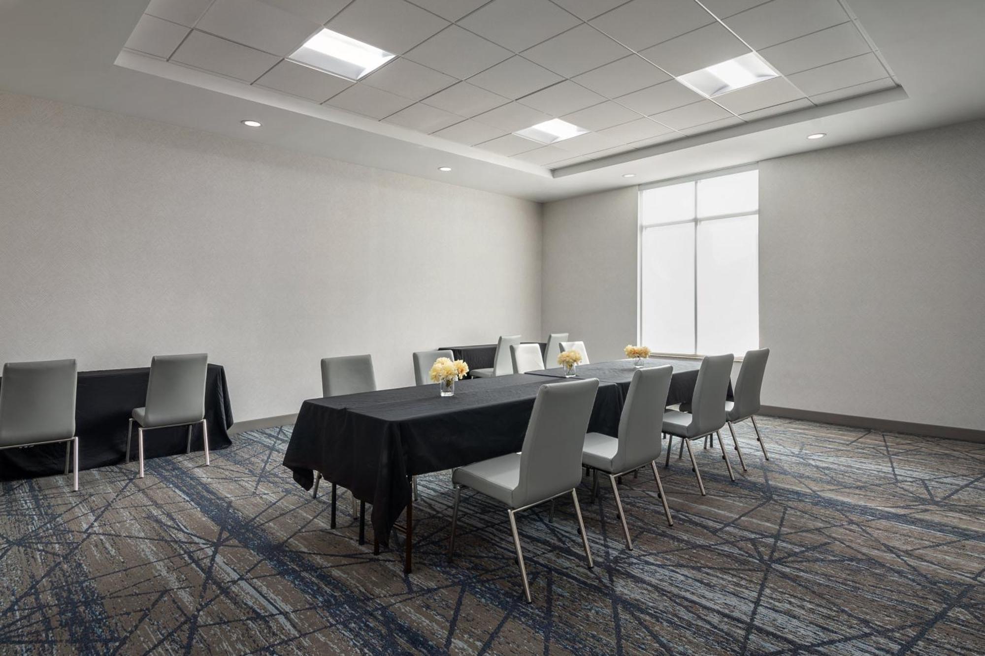Holiday Inn Express Richmond By Ihg Esterno foto