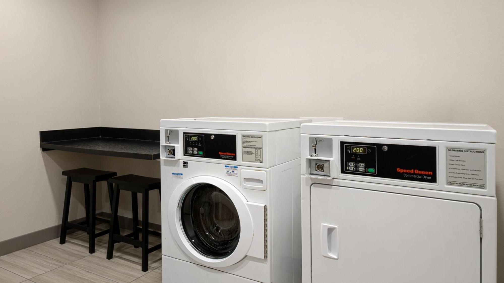 Holiday Inn Express Richmond By Ihg Esterno foto