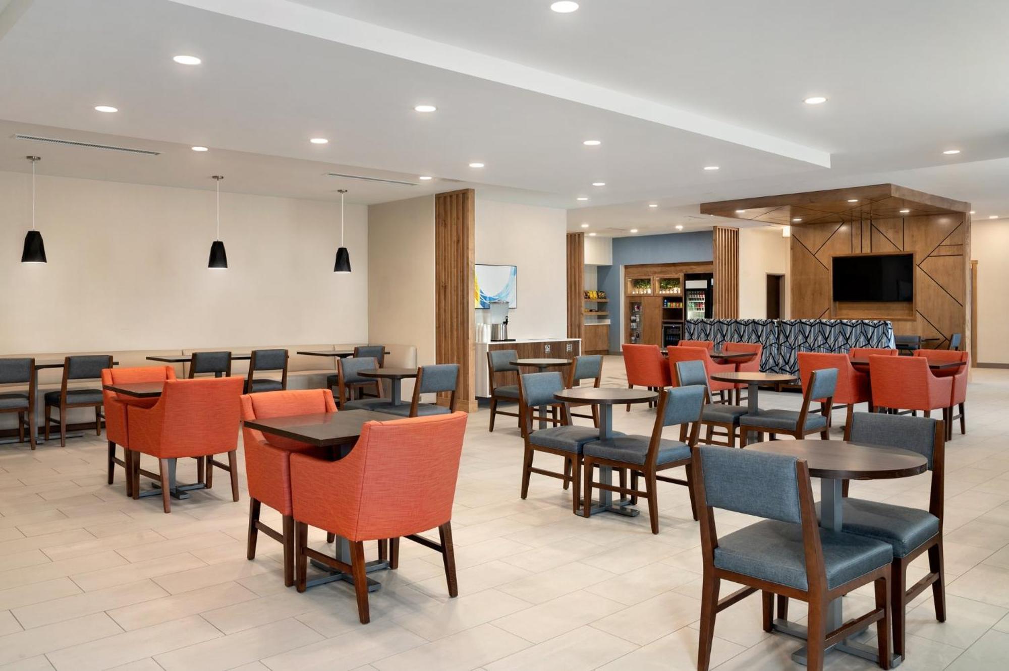 Holiday Inn Express Richmond By Ihg Esterno foto