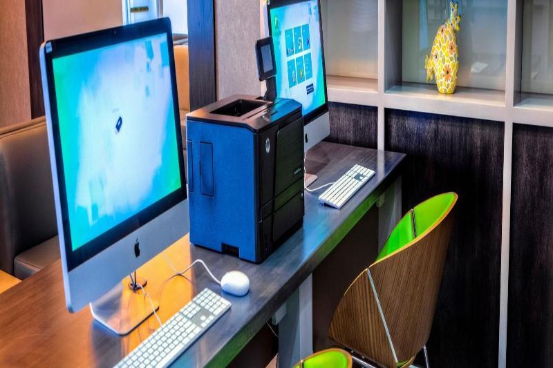 Holiday Inn Express Richmond By Ihg Esterno foto